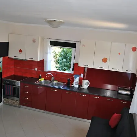 Πανσιόν Monika Lefkada 3*