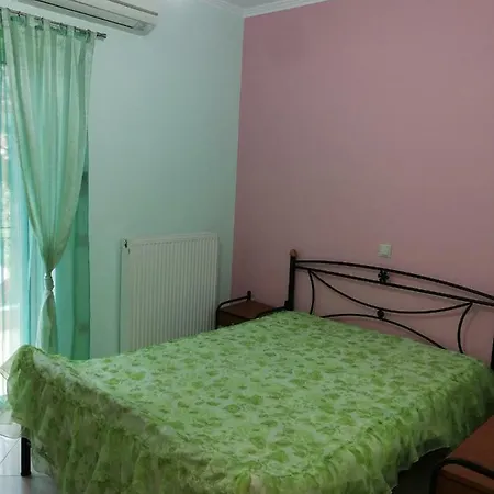 Monika Lefkada Τσουκαλάδες