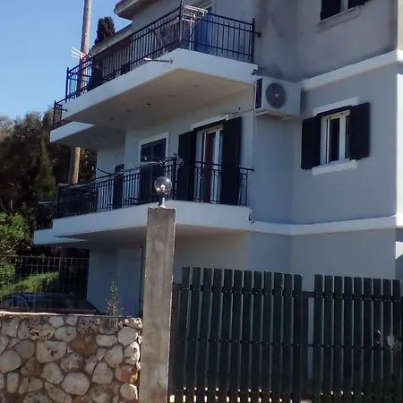 Πανσιόν Monika Lefkada