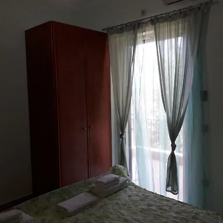 Πανσιόν Monika Lefkada Τσουκαλάδες