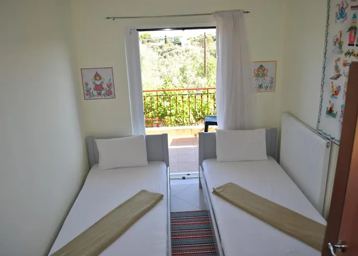 Monika Lefkada Tsoukaládhes